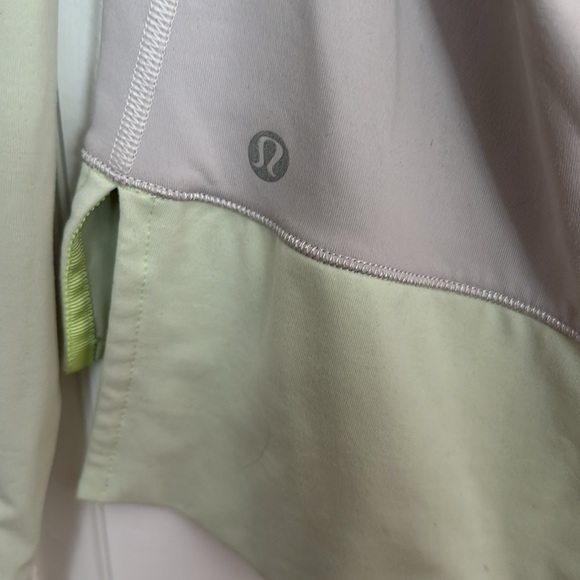 Lululemon long sleeve top - Warm Up Crew - size 8 - Picture 4 of 5